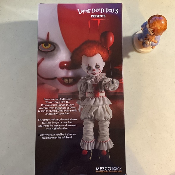 Living Dead Dolls Pennywise - Picture 6 of 10